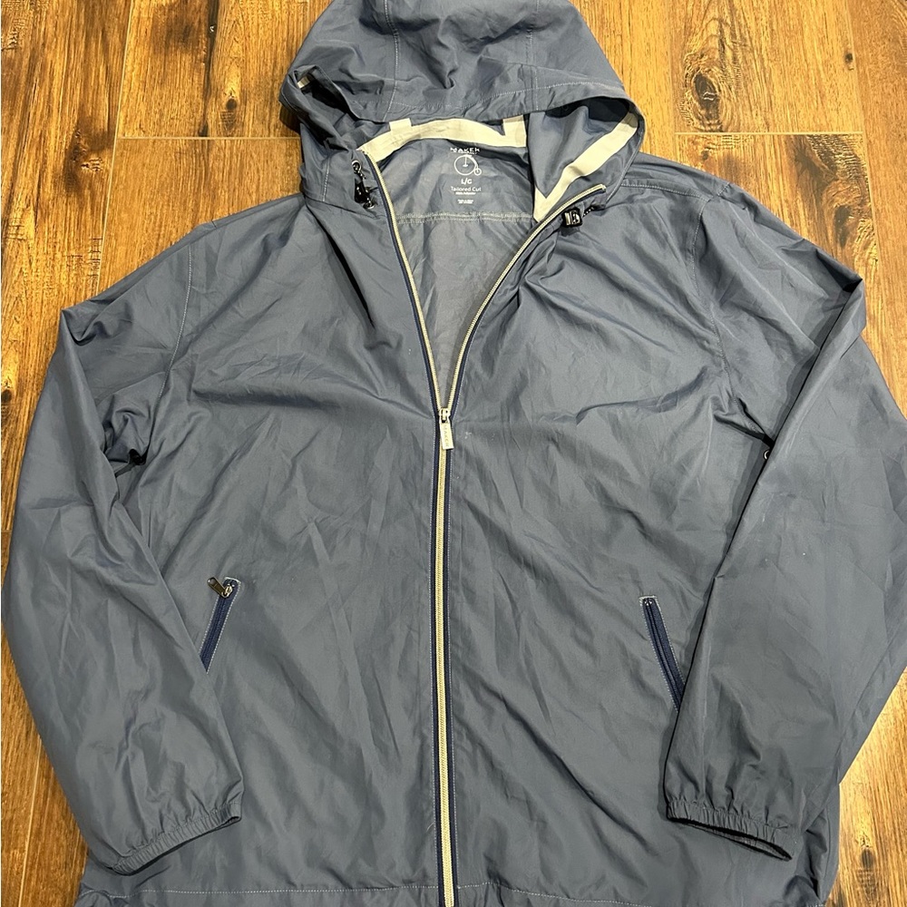 Maker & Company Men’s Tailored Cut Windbreaker size Large Blue